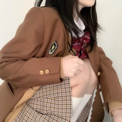 她对星星歌唱